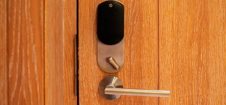 Automatic Locking Door Knob Hayward